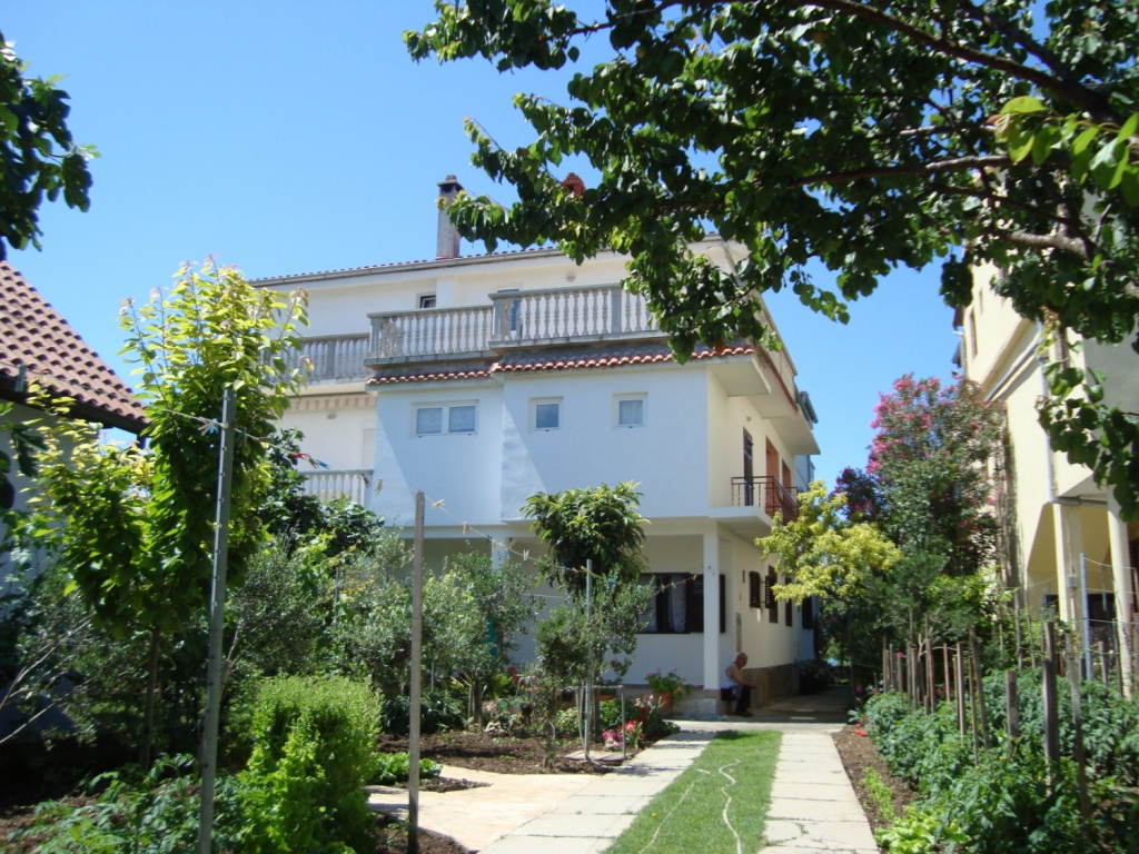 Room Aleksandra - 10 m from sea: R7 Bibinje, Zadar riviera