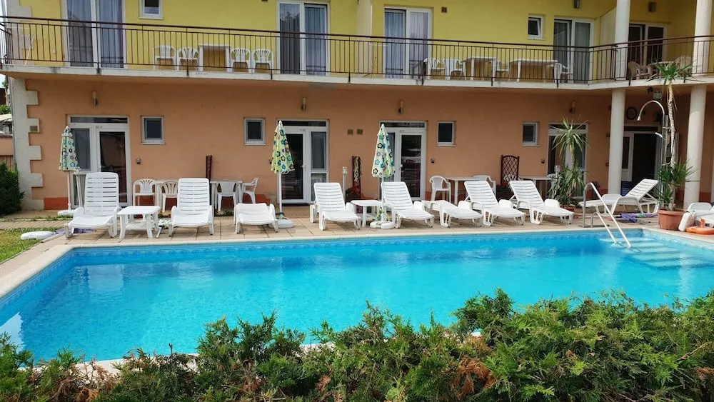 Beach Hotel - Général