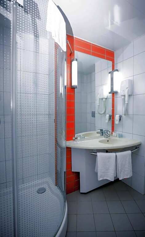 Двухместный номер Premium с видом на город 2 отдельные кровати в Отель Ibis Астана