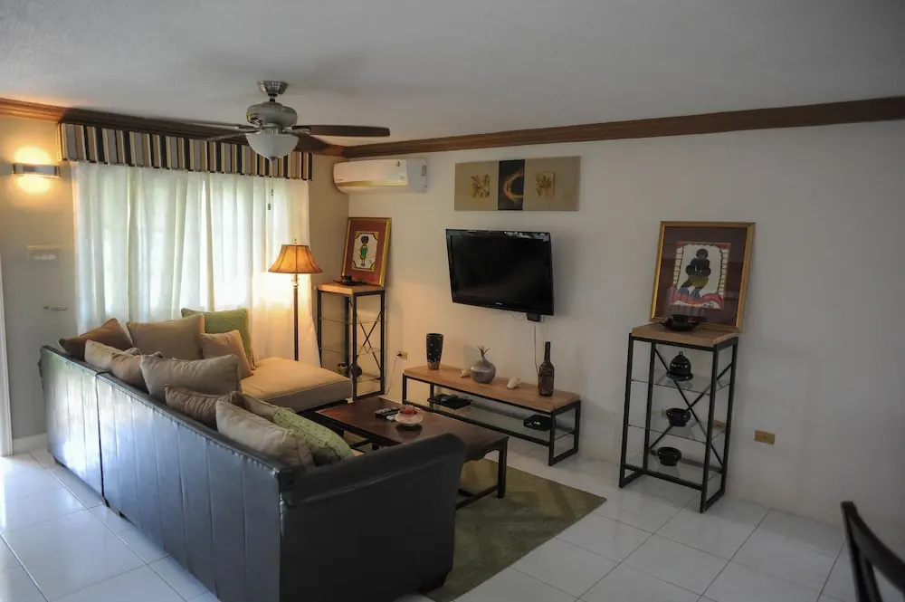 Mango Walk Country Club Suites