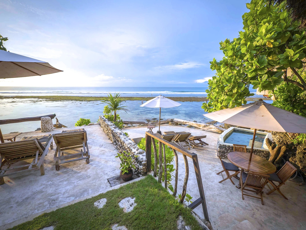 Beach & Waterfront