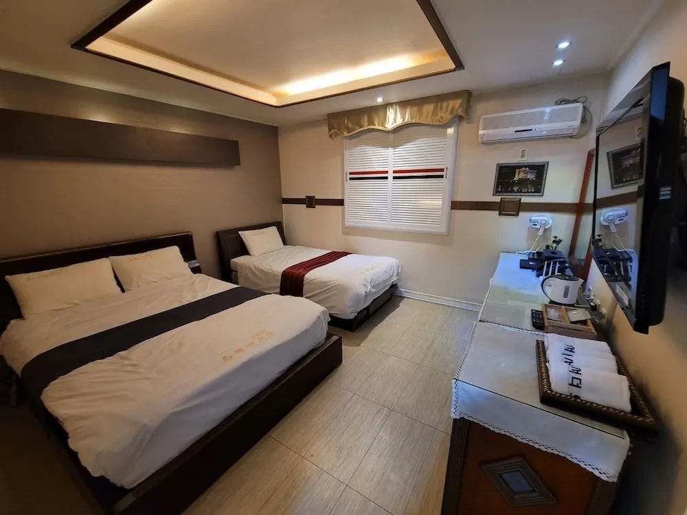 Standard Double room (twin beds)