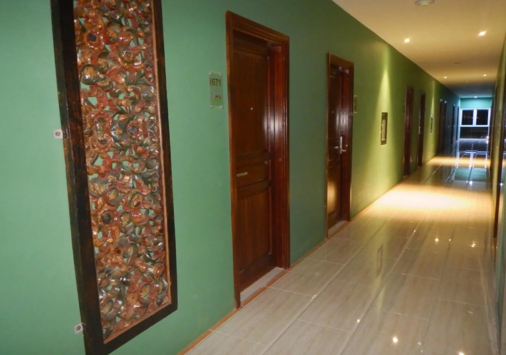 Lobby & Reception