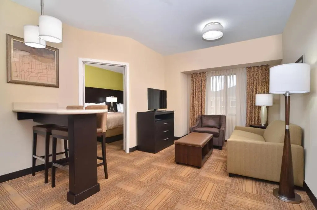 Staybridge Suites Tomball - Spring Area by IHG - Chambres