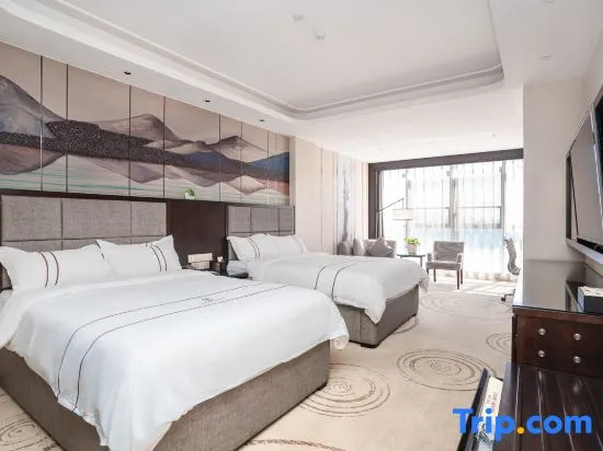 Standard room with lake view