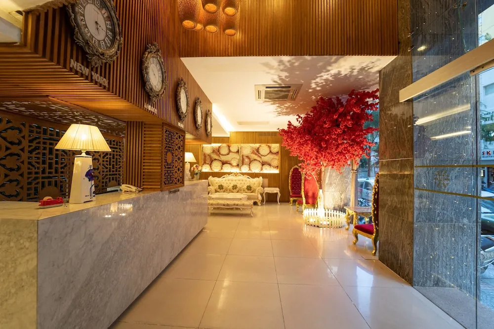 Lobby & Reception