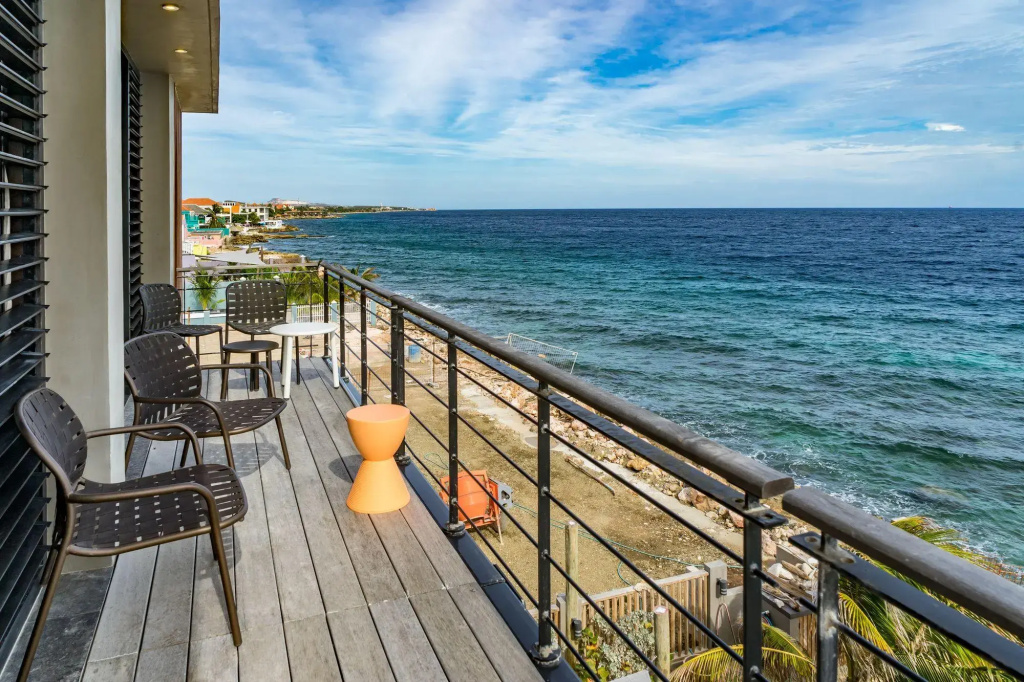 Beach & Waterfront