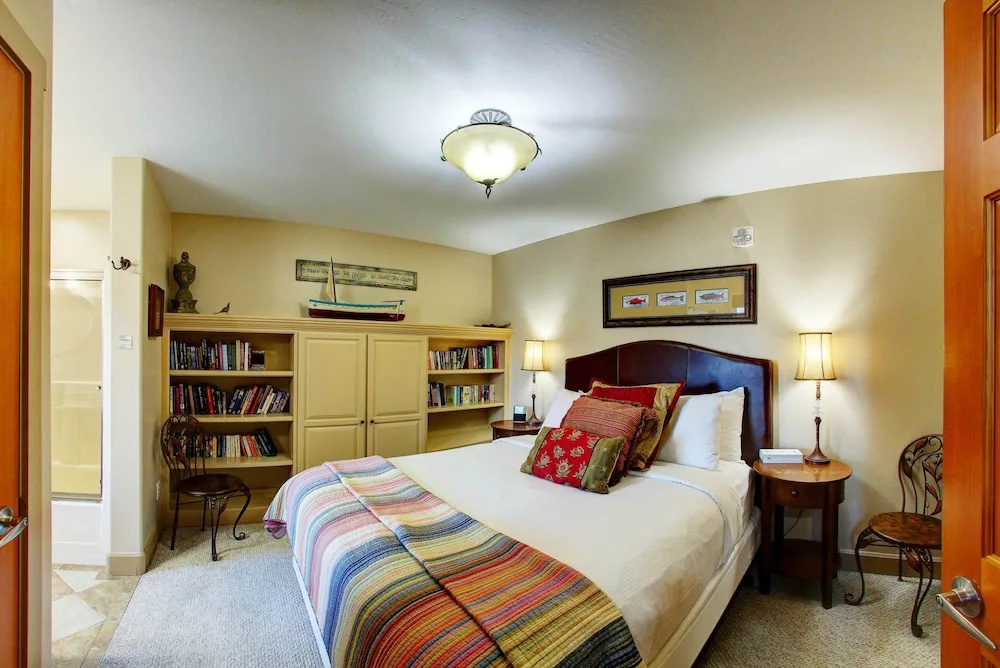 2 Bedrooms Standard room with bay view