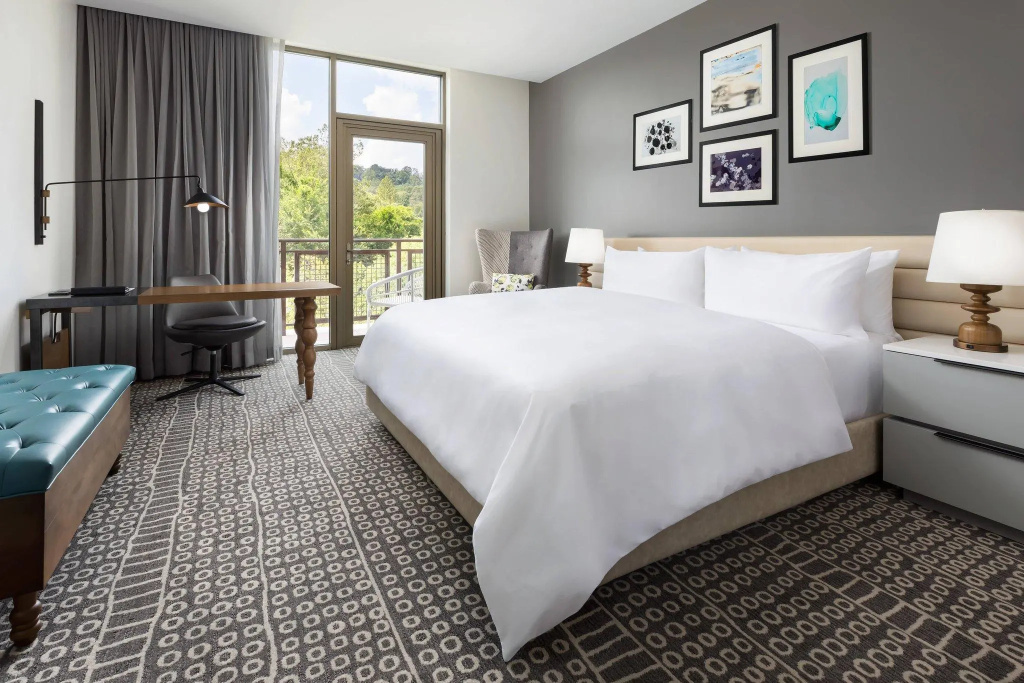 Standard Double room with balcony (full double bed)