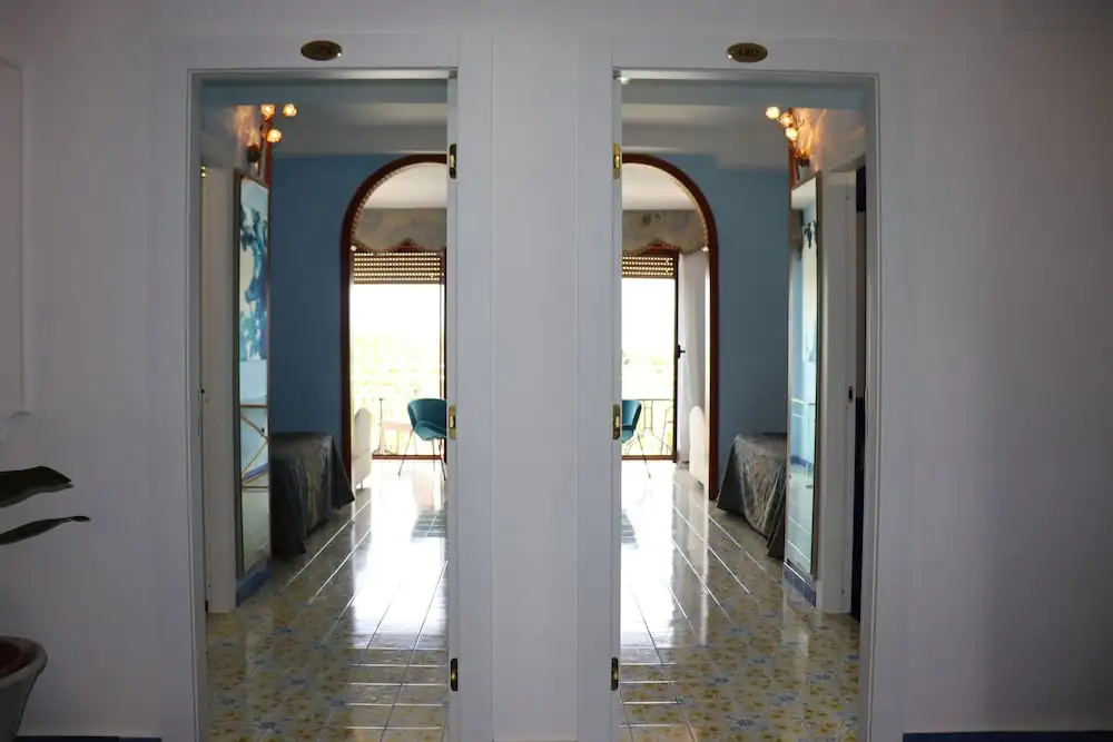 Lobby & Reception