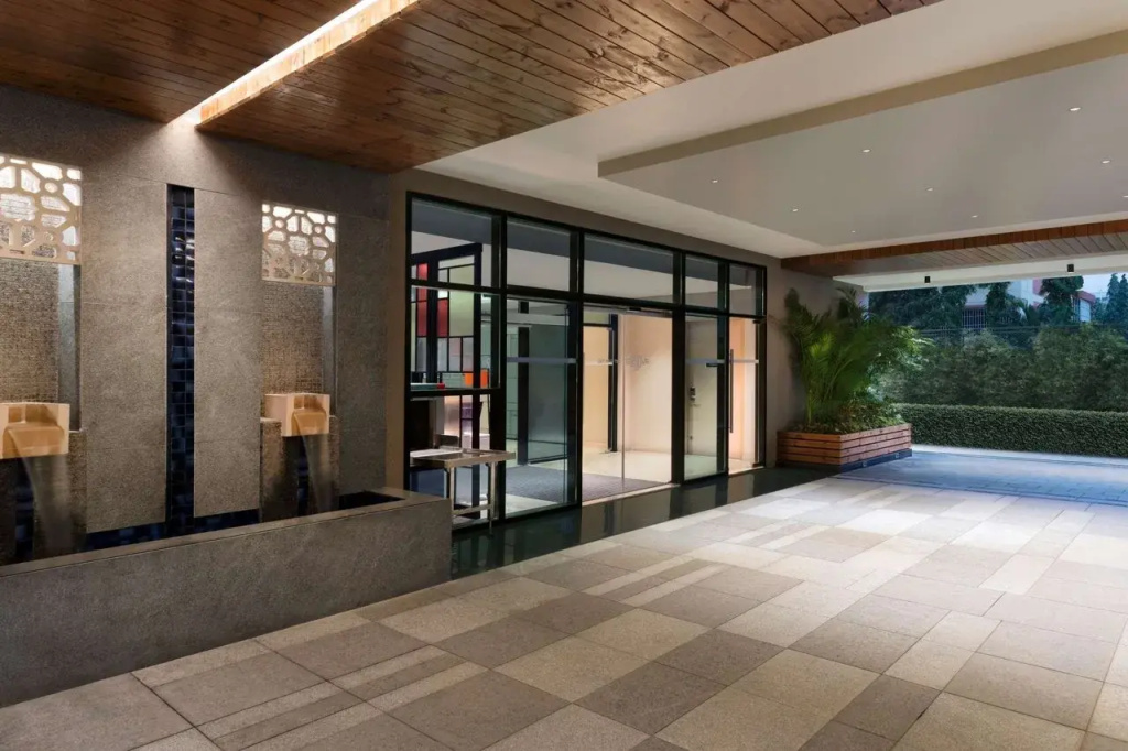 Ibis Mumbai Bkc