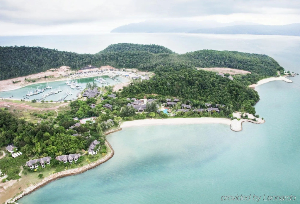 Beach & Waterfront