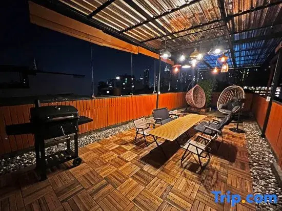 4BR House with Beautiful Rooftop near BTS Ekkamai