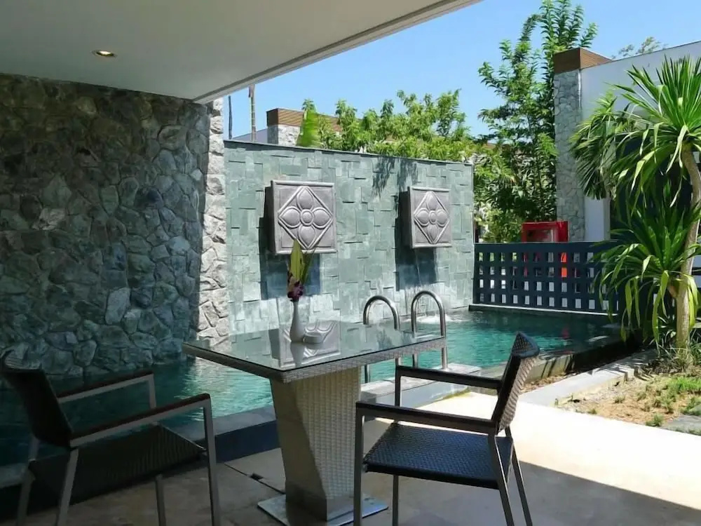 The Nchantra Pool Suite Phuket - Chambres