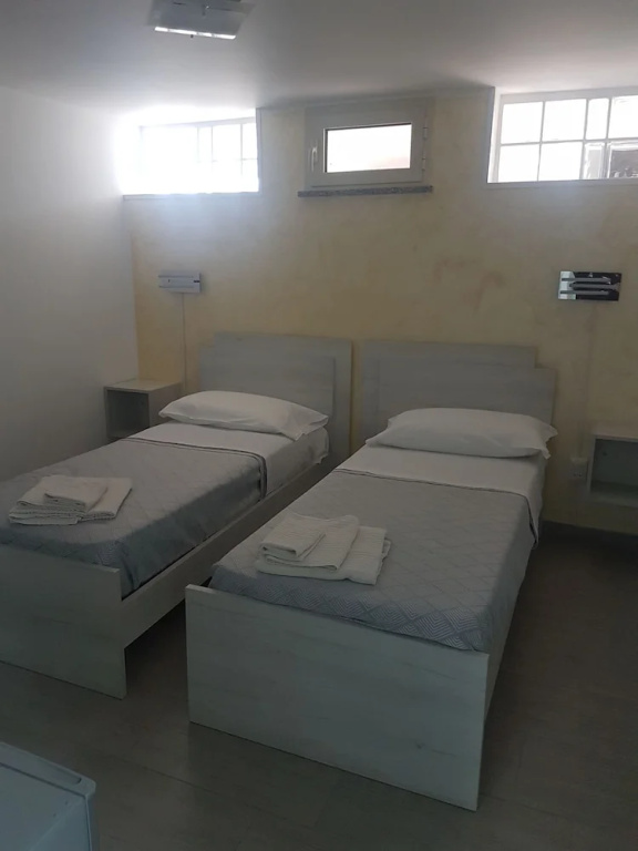 Economy room