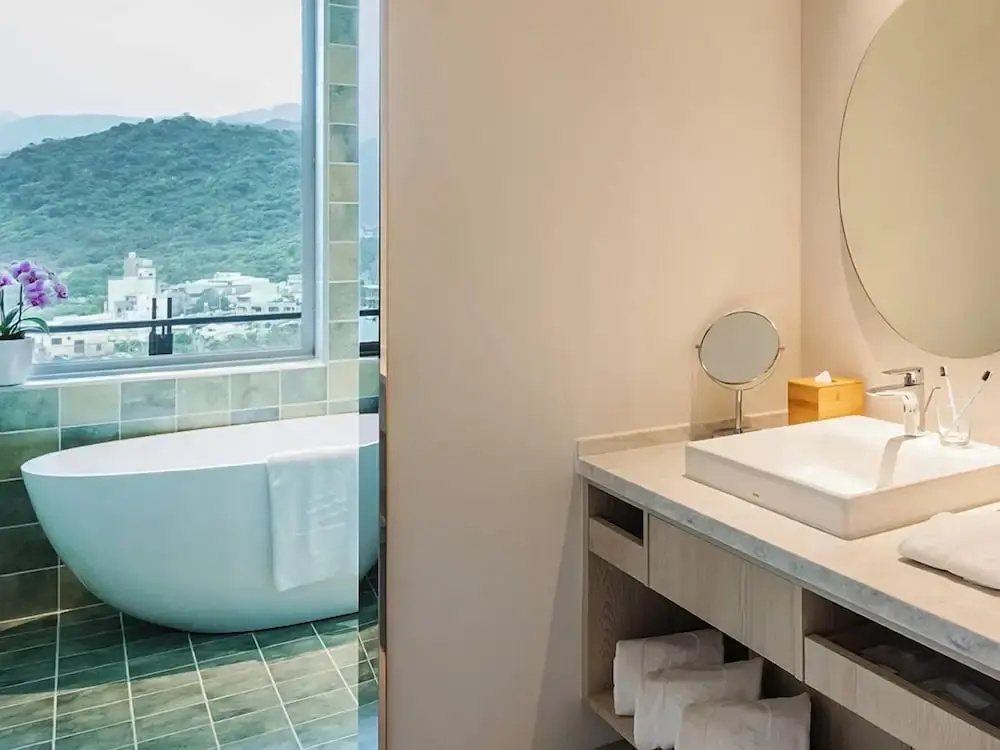 Standard Quadruple room with balcony and with mountain view
