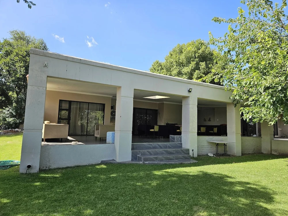 Four Seasons Lehae Guest House