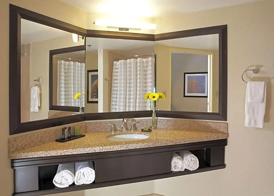 Embassy Suites by Hilton Los Angeles International Airport North - Chambres