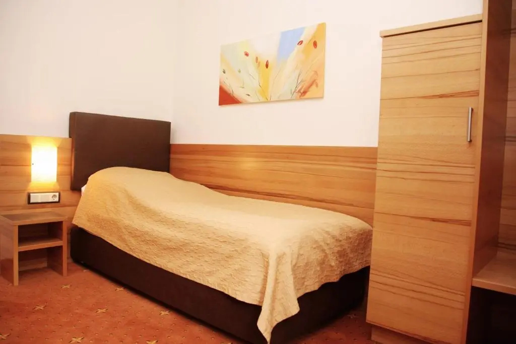 Tinschert Hotel-Restaurant-Partyservice - Chambres