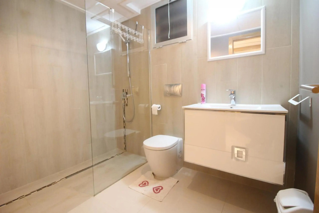 gallery_image_hidden_9