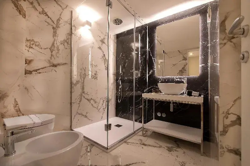 Superior Double room with balcony (full double bed)