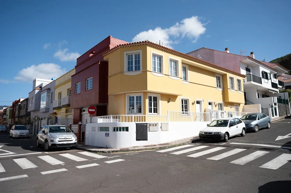 Anik Apartment-