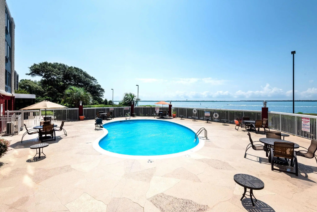 Hampton Inn Morehead City - 5