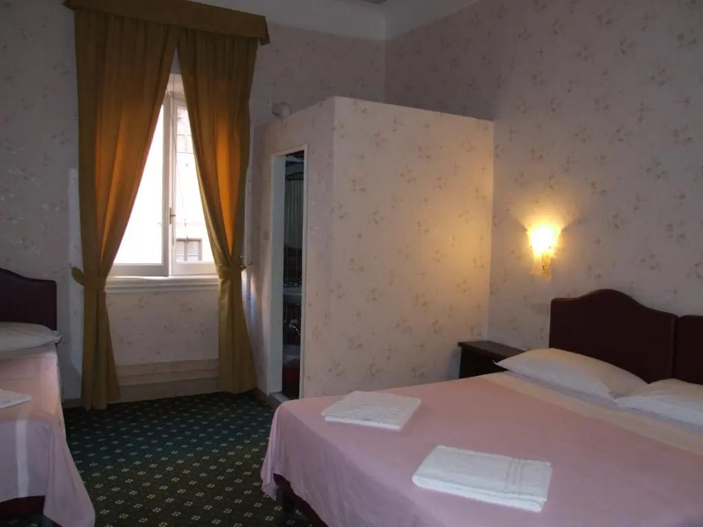 Standard Double room (twin beds)