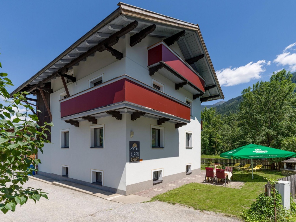 Large holiday home with mountain views and garden in Fügen