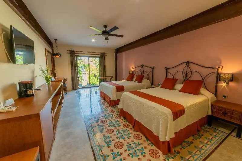 Standard Double room with balcony (full double bed)