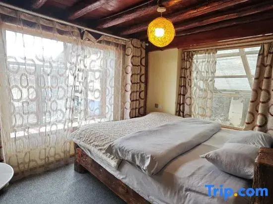 Двухместный номер Standard двуспальная кровать в Up In The Air Youth Hostel