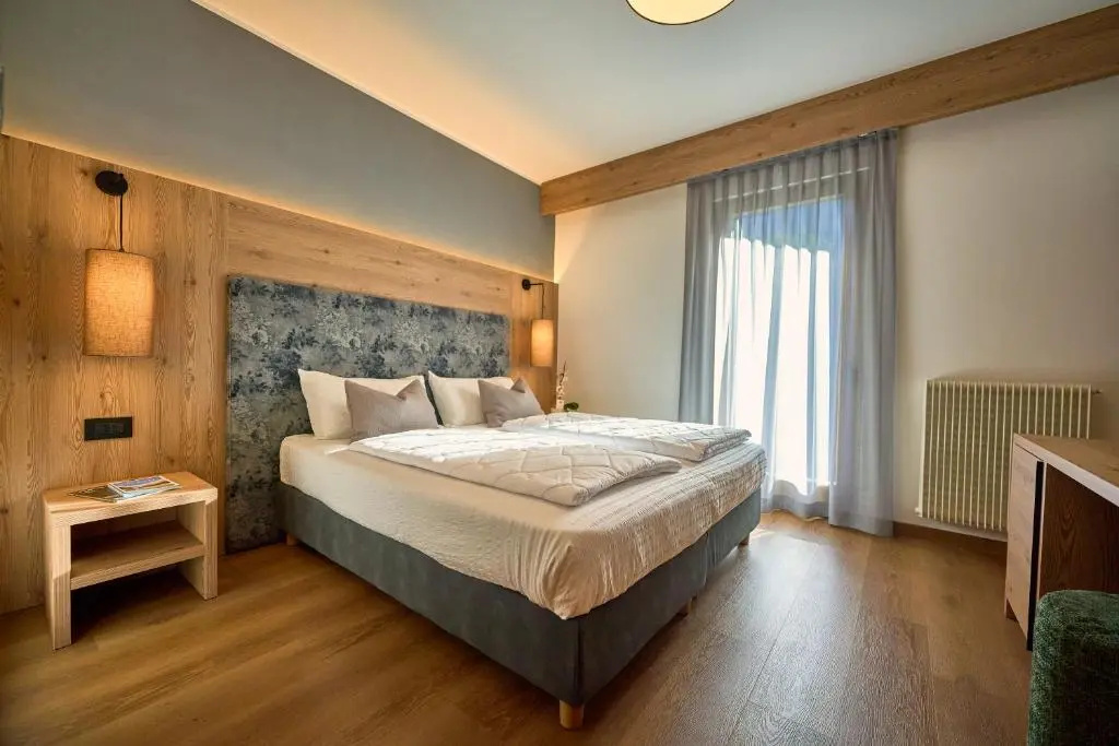 Deluxe Double room with balcony (full double bed)