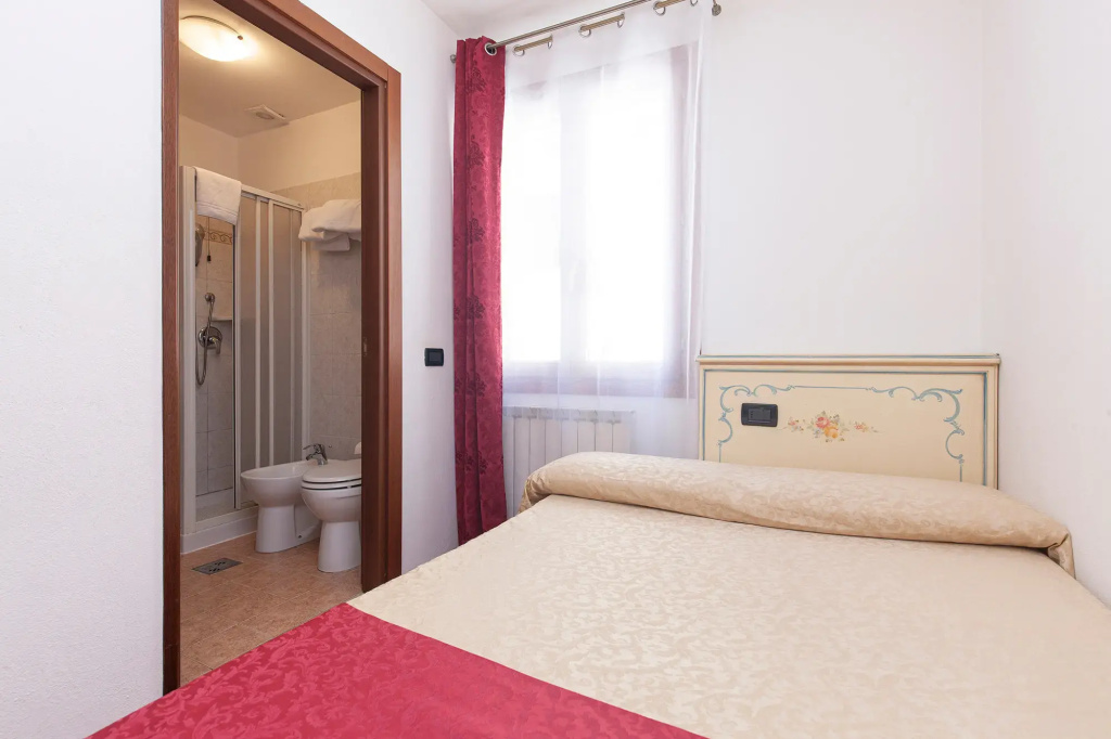 Economy room