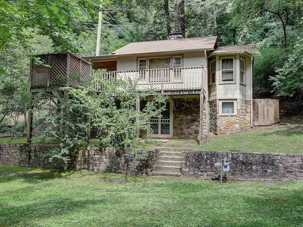 Storybook Romance 1 Bedroom 1 Bathroom Cottage