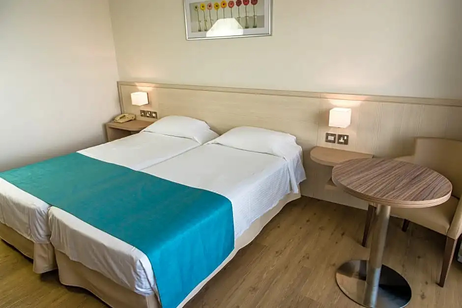 Cynthiana Beach Hotel - Chambres