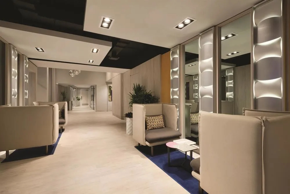 Lobby & Reception
