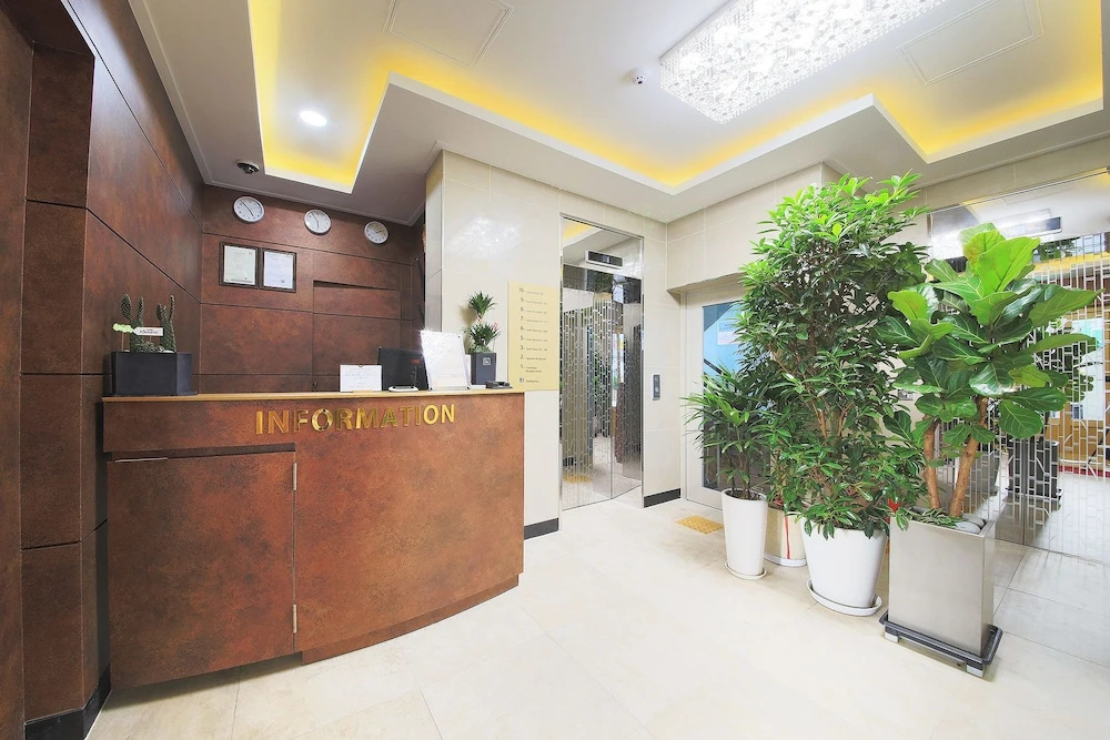 Lobby & Reception