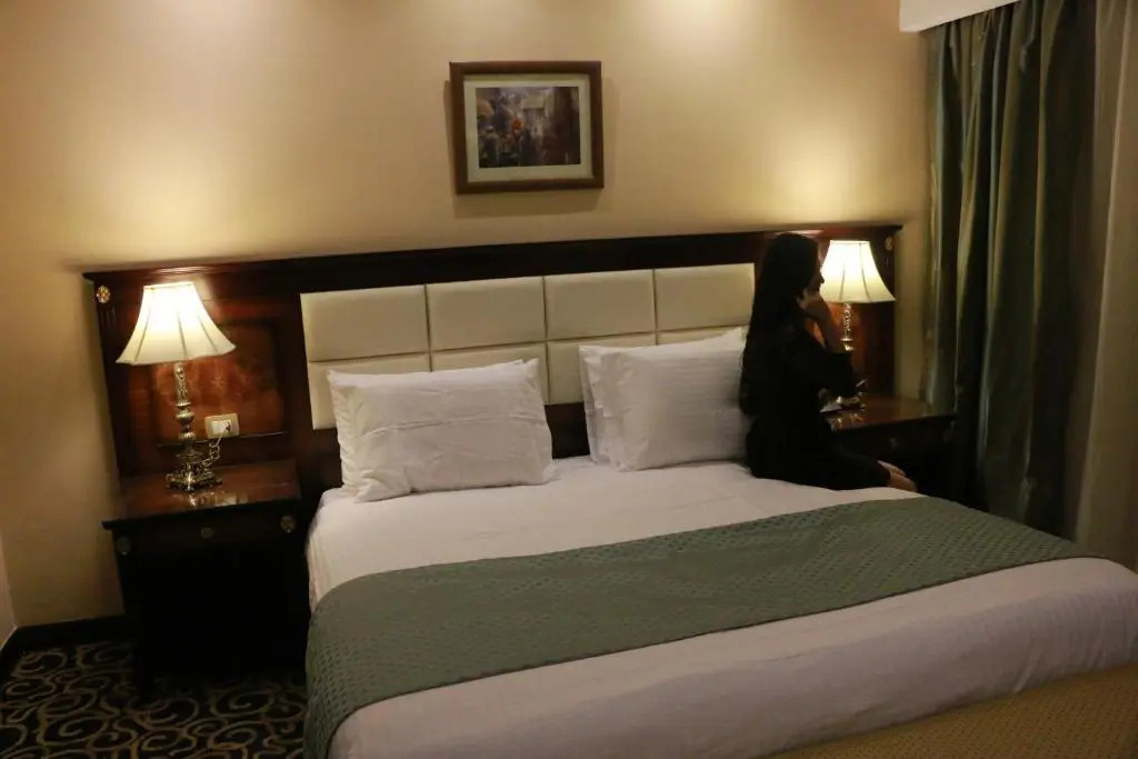 Deluxe Double room (full double bed)