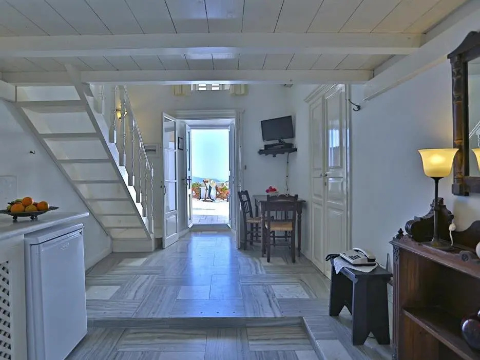 Economy room