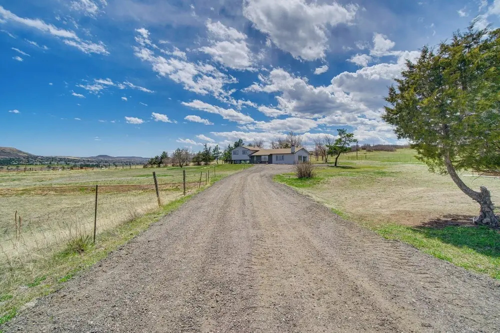 2 Mi to Dtwn Castle Rock: Home w/ Furnished Patio
