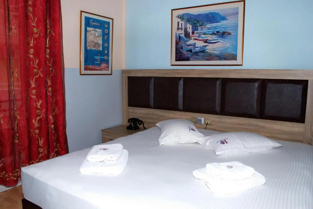 Classic Double room (full double bed)