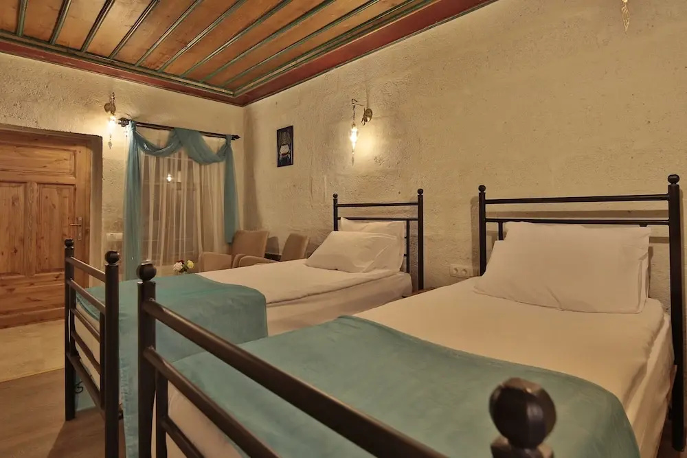 2 Bedrooms Family Suite with mountain view