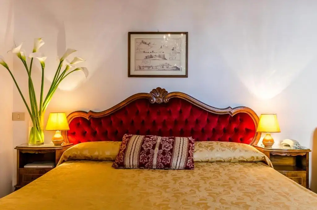 Double room (full double bed)
