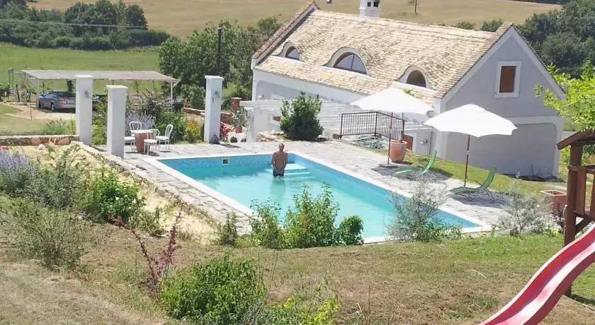 Pasztovszki Borkúria - фото 4