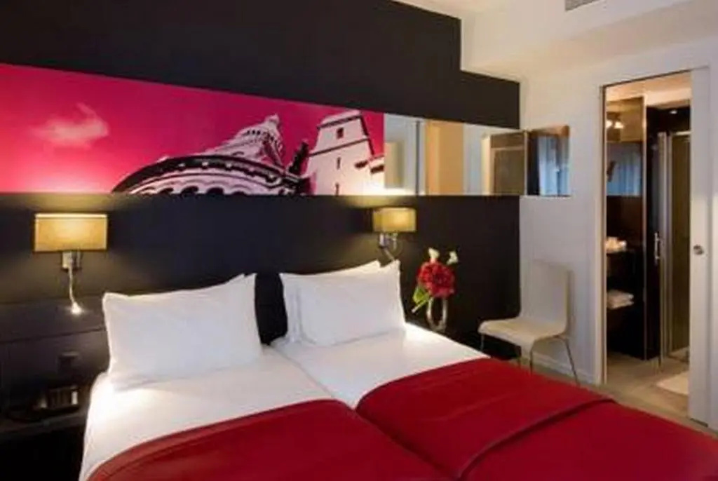 Standard Double room (twin beds)