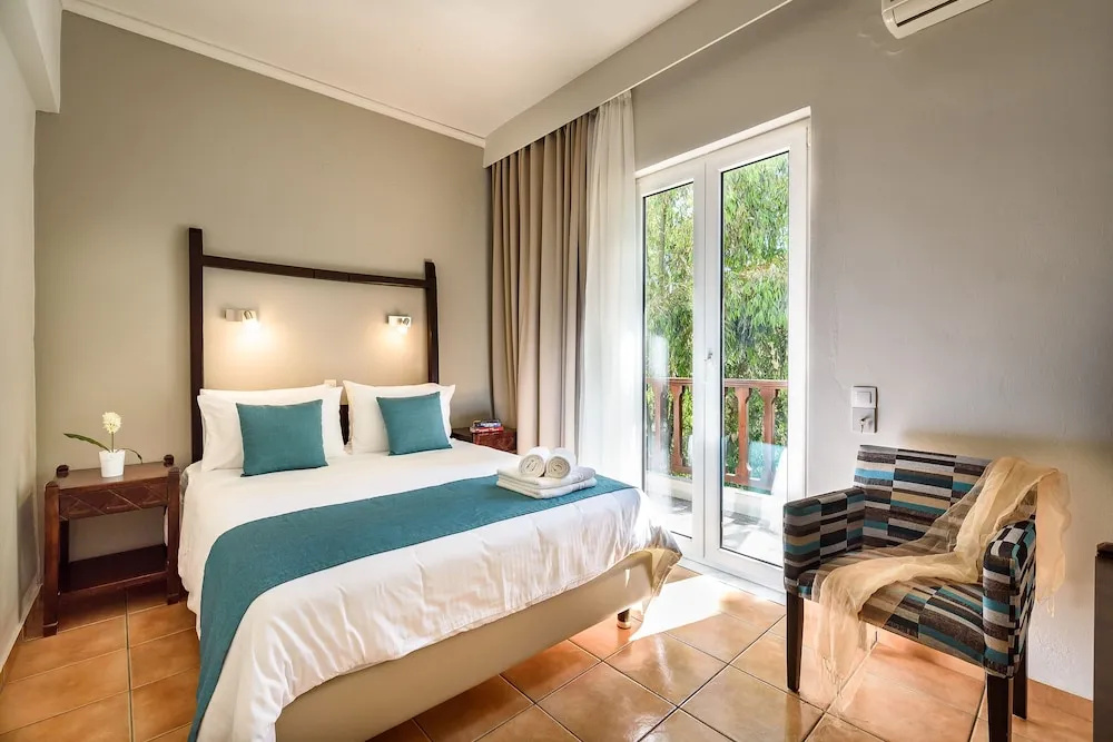 2 Bedrooms Family Apartment with sea view