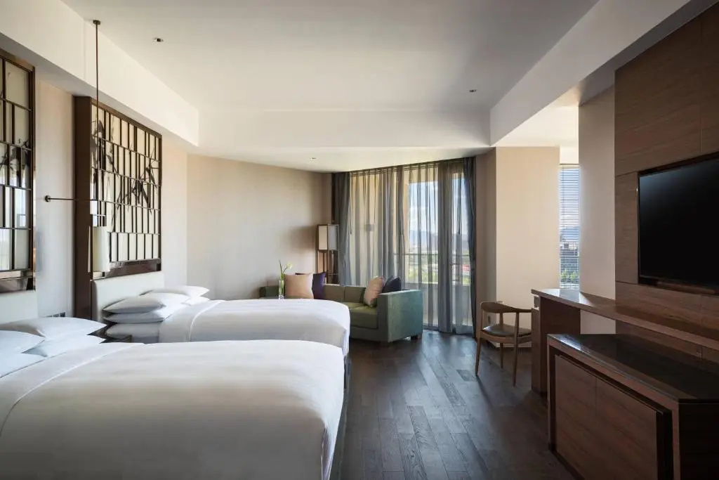 Deluxe Double room with balcony (twin beds)