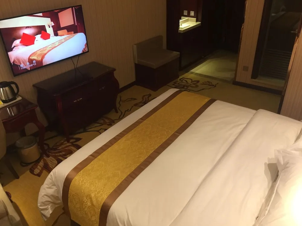 Deluxe Double room (full double bed)