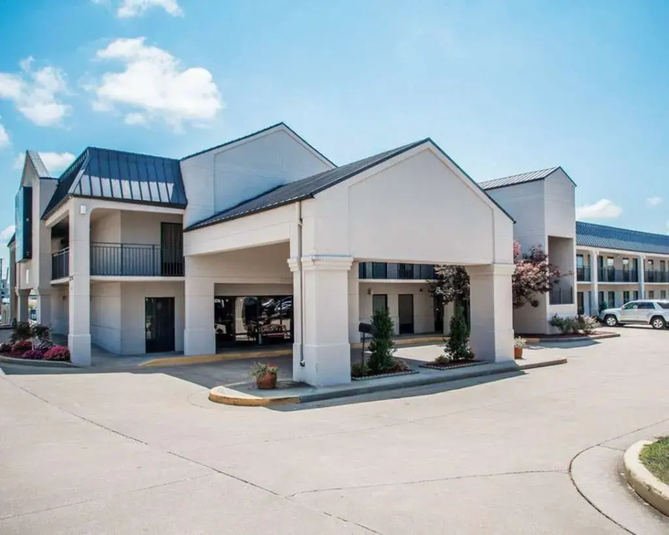 Quality Inn Us65 & E Battlefield Rd Springfield