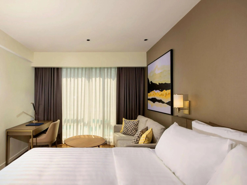 Hotel Novotel Suites Manila at Acqua